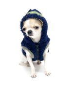 Perro pequeño vestido con una pequeña chaqueta de estrella caliente para el frío no es caro para la venta en la tienda de