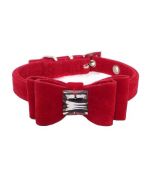 Collar rojo de terciopelo ajustable con pequeño nudo barato en oferta en nuestra tienda de moda para perros y gatos