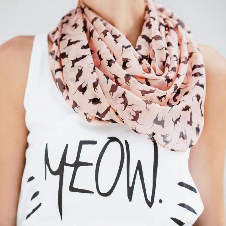 foulard avec petits chats