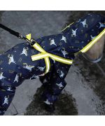 ropa impermeable para perros con patas