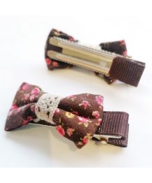 Barrette marron pour chien à fleurs